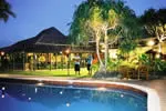 Cross-pool serenade - Tanoa International Hotel Fiji