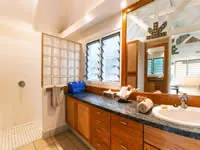 Garden bure bathroom - Musket Cove Island Resort