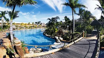 Outrigger Fiji Beach Resort