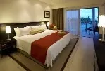 Suite Bedroom - Radisson Resort Fiji